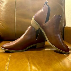 Universal thread booties